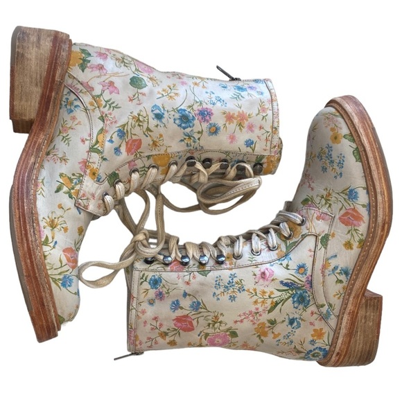 Like New Free People Santa Fe Bootie Ivory Floral Combat Size 40 EU / US 9.5-10 - Picture 5 of 11